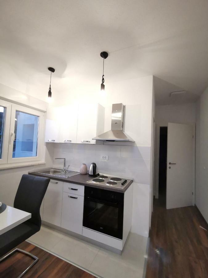 Charming Studio - Apartment Макарска Екстериор снимка